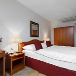 Patio Hotel 4*