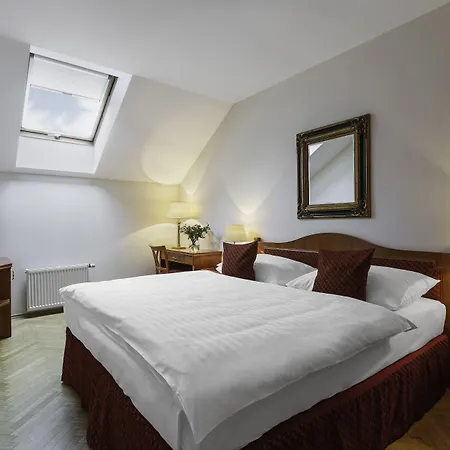Patio Hotel 4*