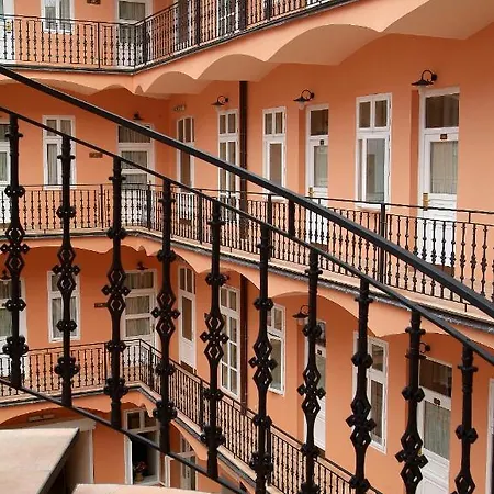 Patio Hotell